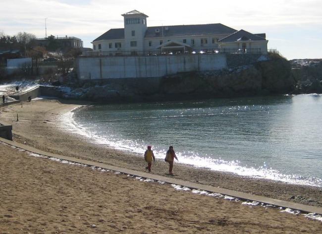 银发经济包含“老龄经济”和“备老经济”两方面