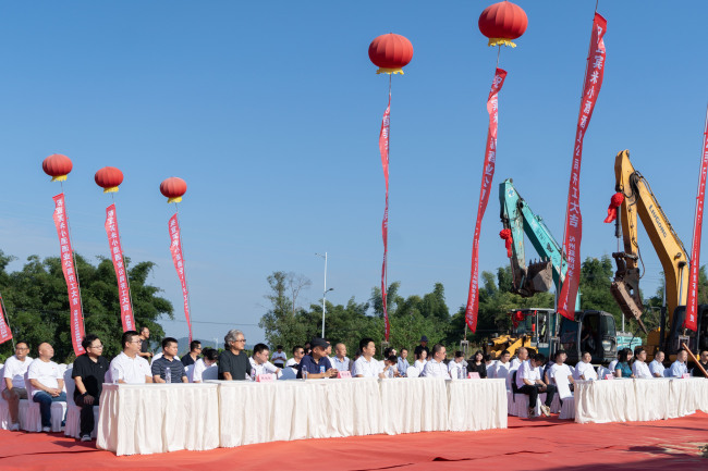 新质生产力再结硕果，谷小酒·宜宾江安数字化酿造基地正式开工